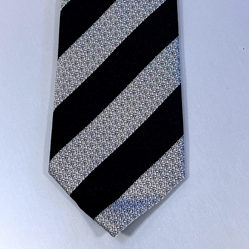 Charles Tyrwhitt Mens Silk Necktie Classic Navy Blue Silver Grey Striped career